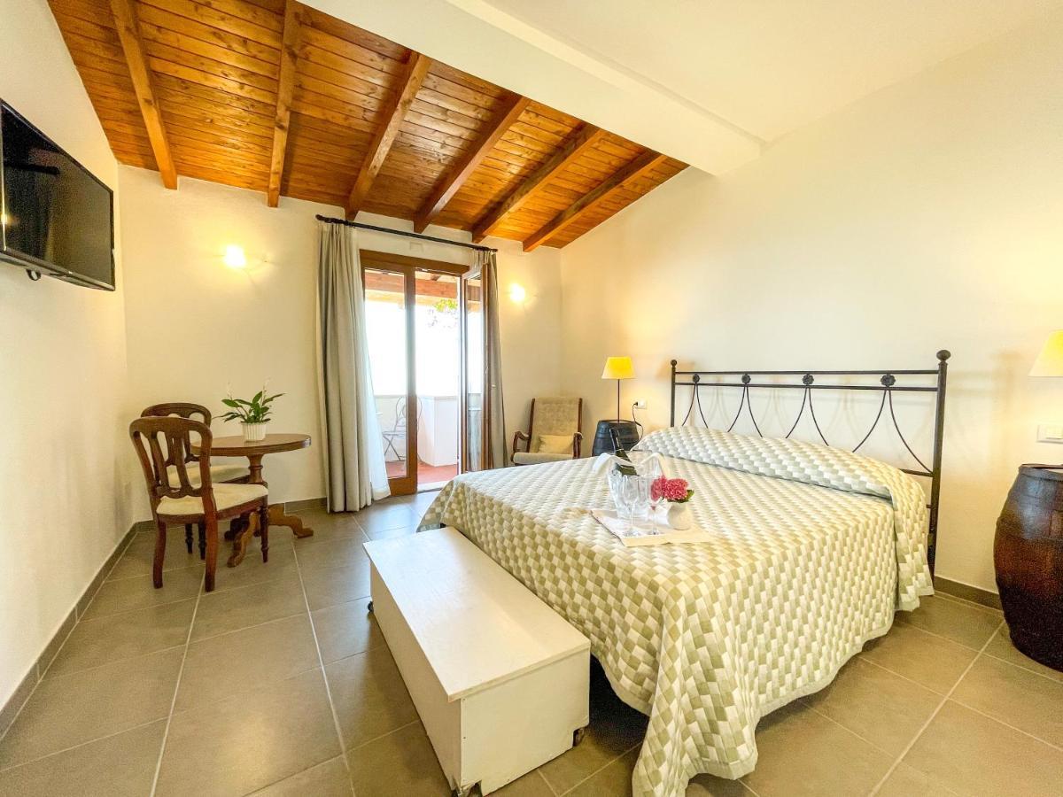 Hotel Il Capanno Pietra Ligure Exterior foto